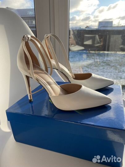 Босоножки женские новые