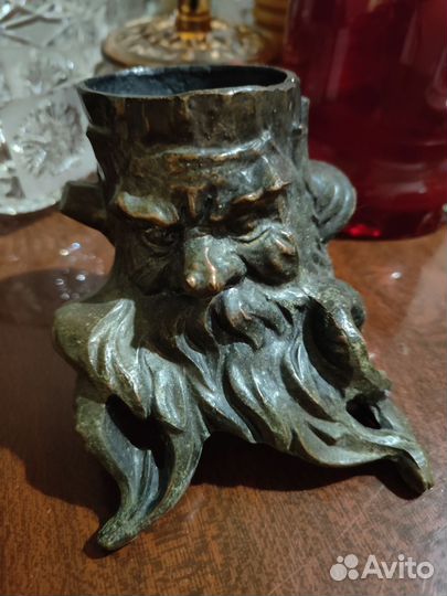 Старинный подсвечник