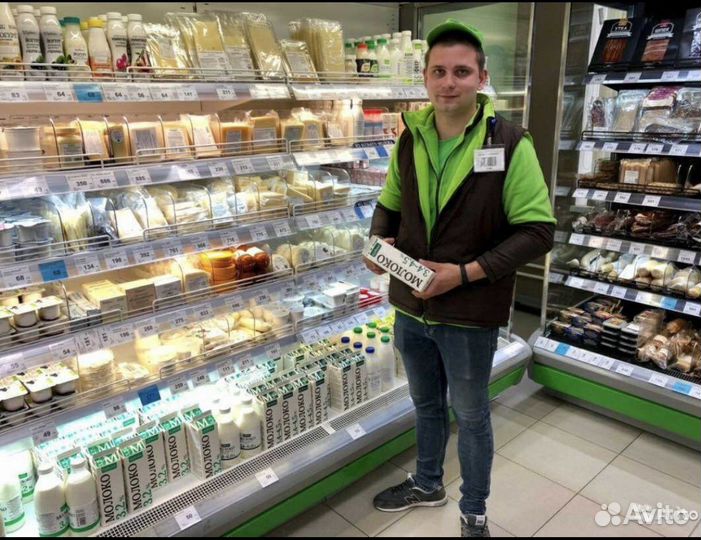 Работник торгового зала в магазина