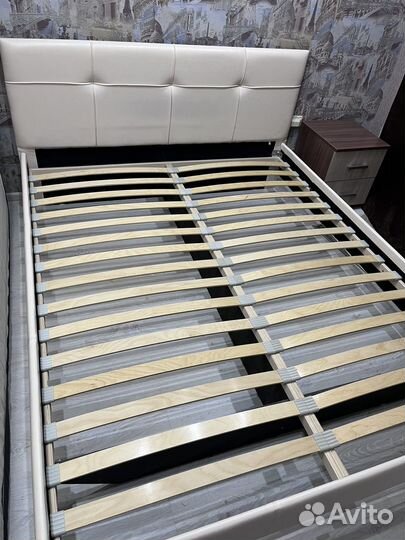 Кровать двухспальная 160 200