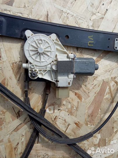 Стеклоподъемник Ford Mondeo 4