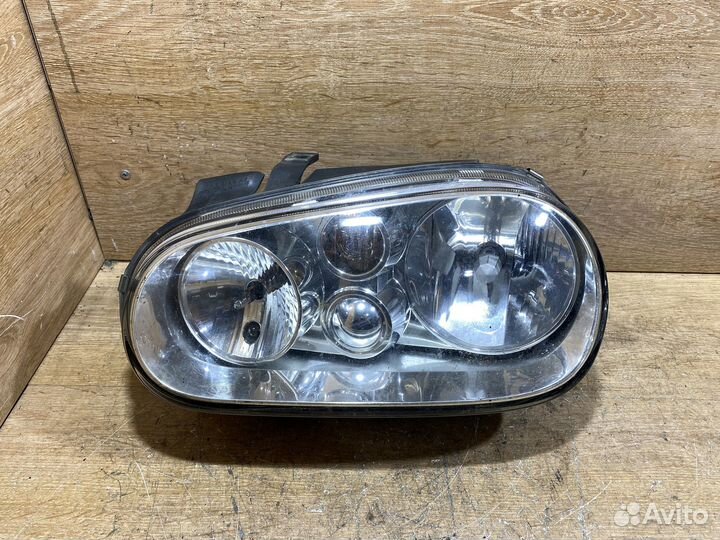 Фара передняя левая Volkswagen Golf 4 142058