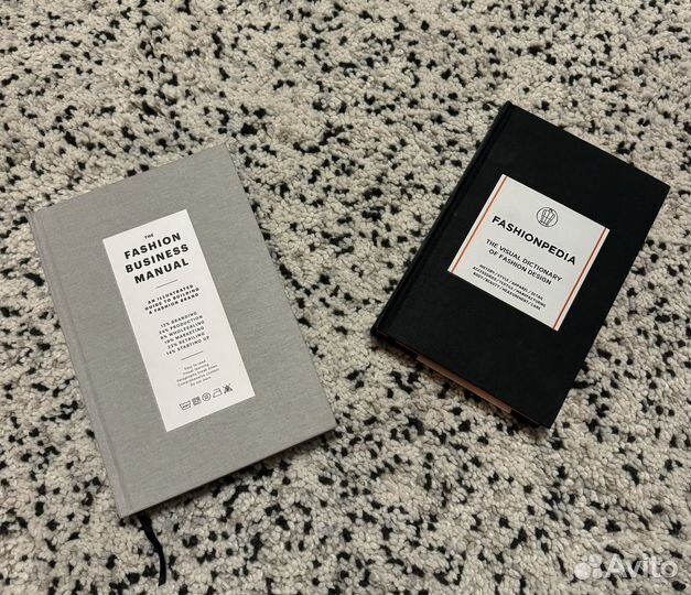 Книги Fashionpedia и Fashion Business Manual