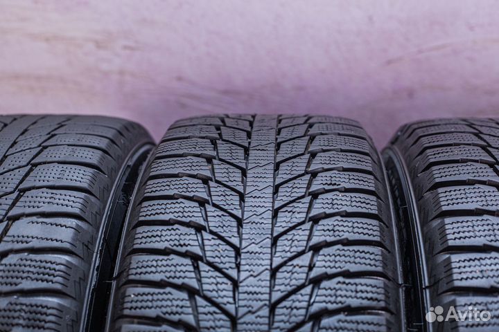 Triangle Snowlink TWT02 215/55 R17 98R