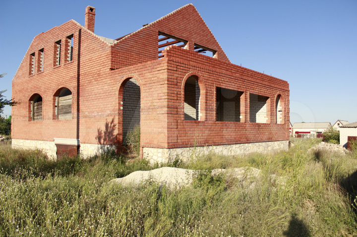 Дом 420 м² на участке 9 сот.