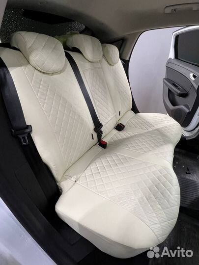 Чехлы из алькантары в Ромб на LADA Kalina Cross