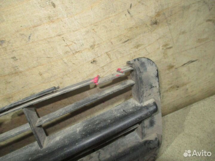 Решетка в бампер центральная Peugeot Expert 2