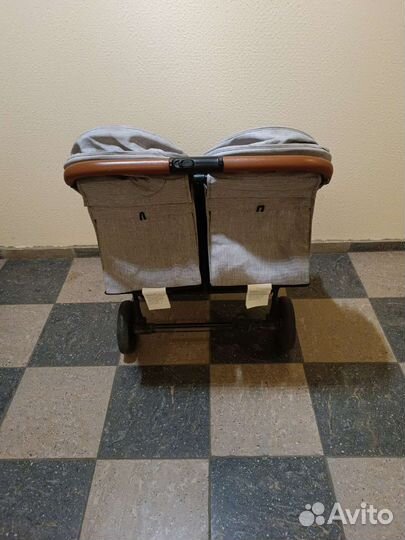 Коляска для близнецов,близняшек,двойни,двойняшек