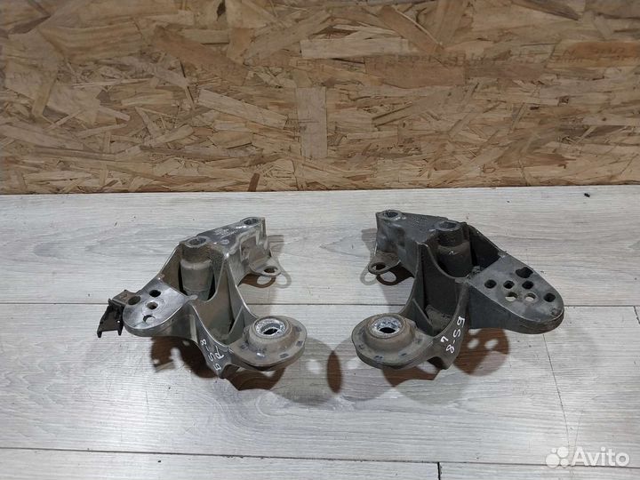 Кронштейн опора двигателя Volkswagen Passat B5