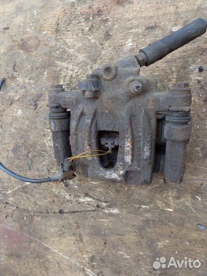 Суппорт задний левый Infiniti FX 1 S50