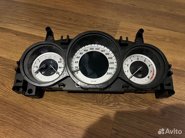 Панель приборов mercedes