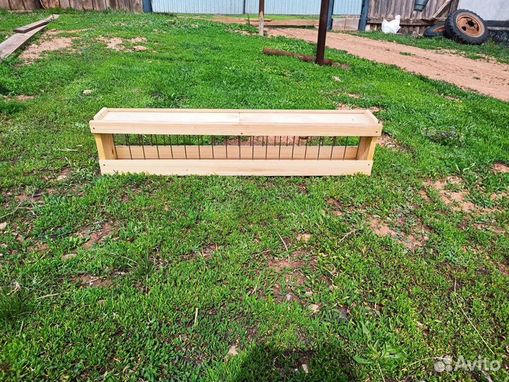 Кормушка для птиц из дерева