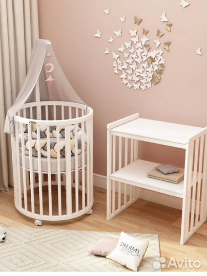 Кроватка для новорожденных с маятником