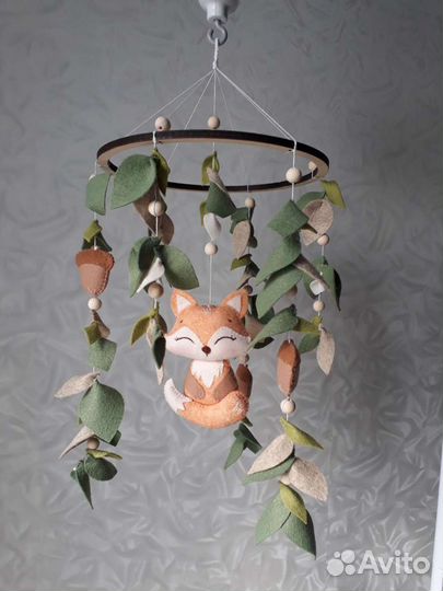 Мобиль из фетра в кроватку музыкальный