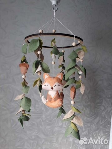 Мобиль из фетра в кроватку музыкальный