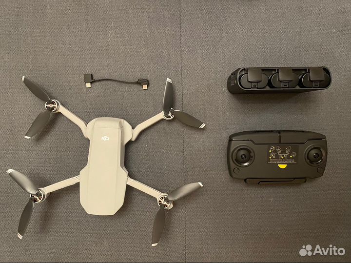 Квадрокоптер DJI Mavic Mini Fly More Combo