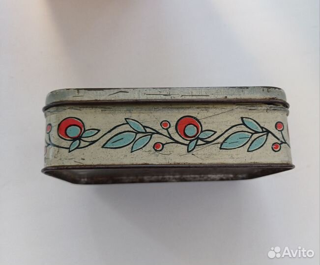 Жестяная шкатулка