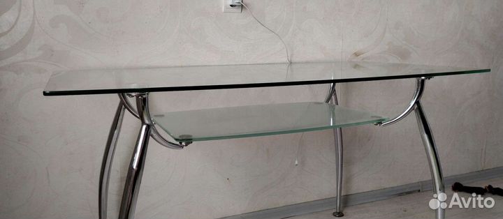 Стол обеденный