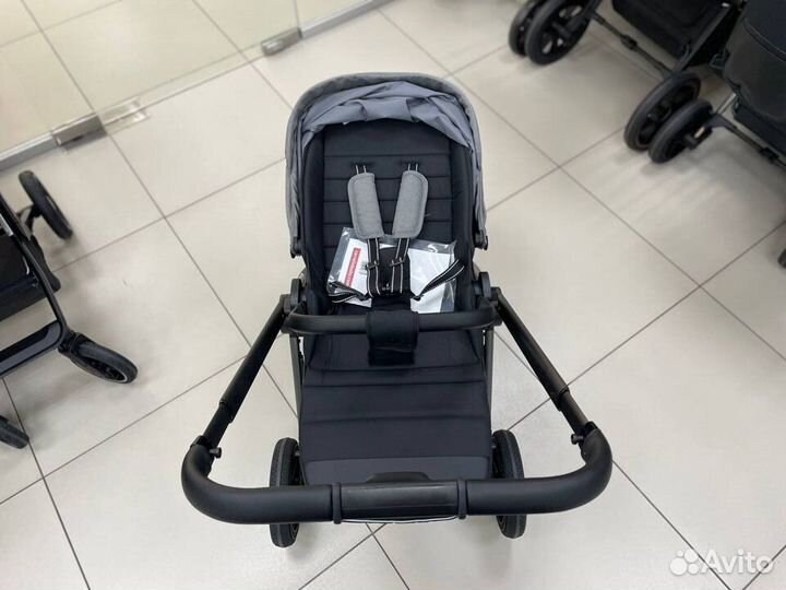 Прогулочная коляска Carrello Ultra