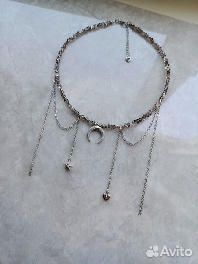 Колье чокер из кристаллов с подвесками