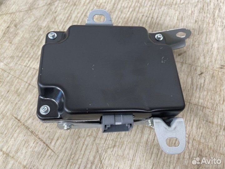 Преобразователь напряжения Mitsubishi Pajero Sport