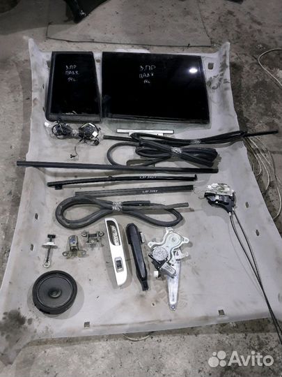 Детали задней правой двери pajero sport 2