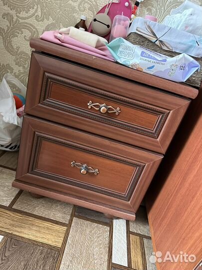 Тумба прикроватная