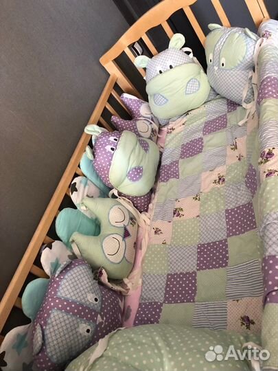 Бортики подушки в кроватку