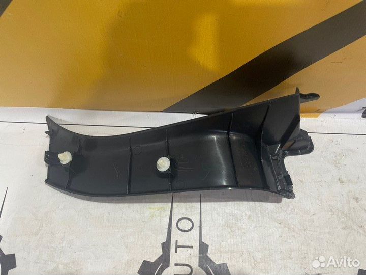 Обшивка багажника задняя правая RH Lexus Rx