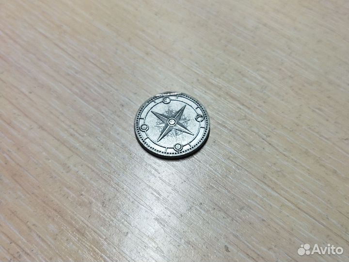 Серебрянная монета магнит