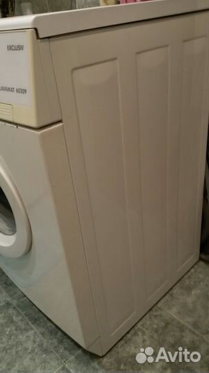 Стиральную AEG на запчасти или под ремонт