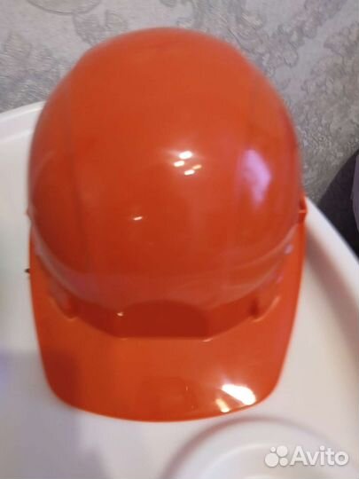 Каска, очки, маска, спецодежда