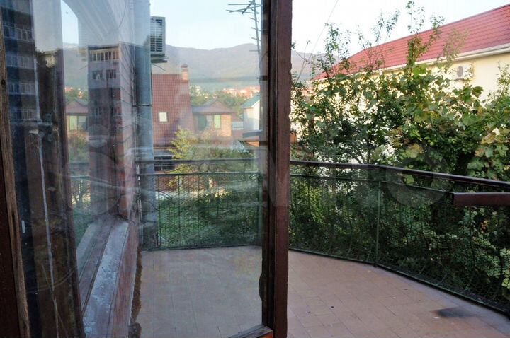 Дом 250 м² на участке 6 сот.