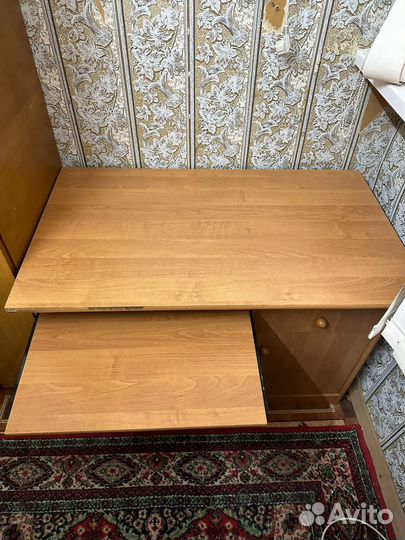 Стол письменный школьный