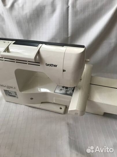 Вышивальная машина Brother innov-'IS 750E