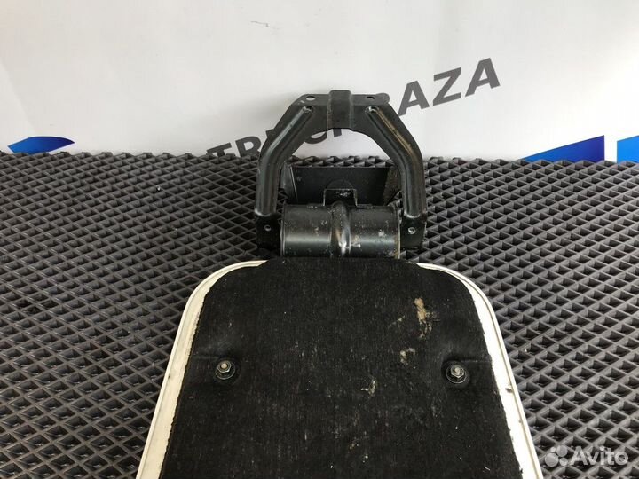 Крышка инструментального ящика левая