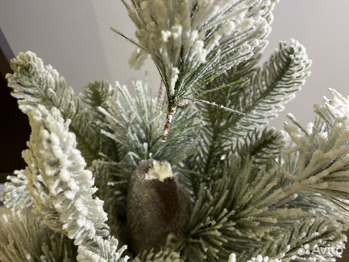 Елка искусственная заснеженная