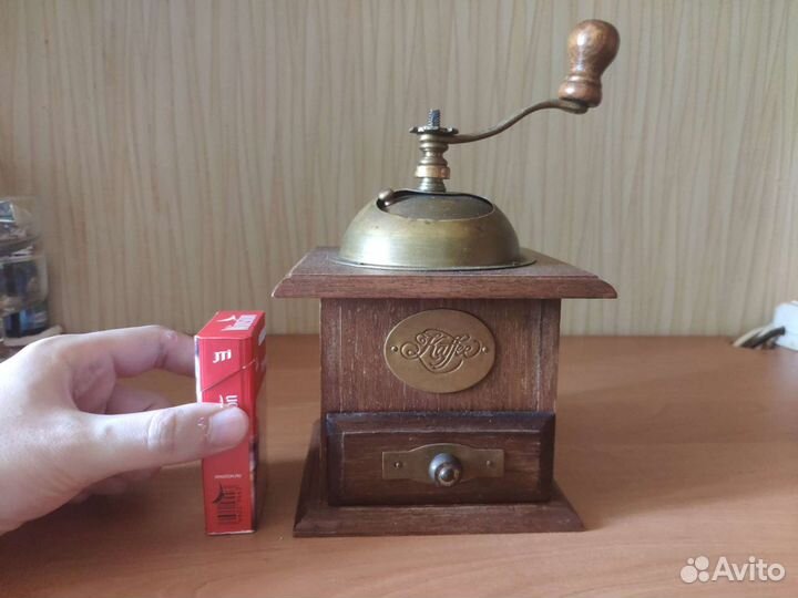Ручная мельница (кофемолка, антиквар)