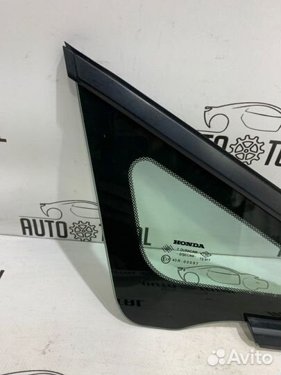 Стекло кузовное переднее правое Honda Civic 4D