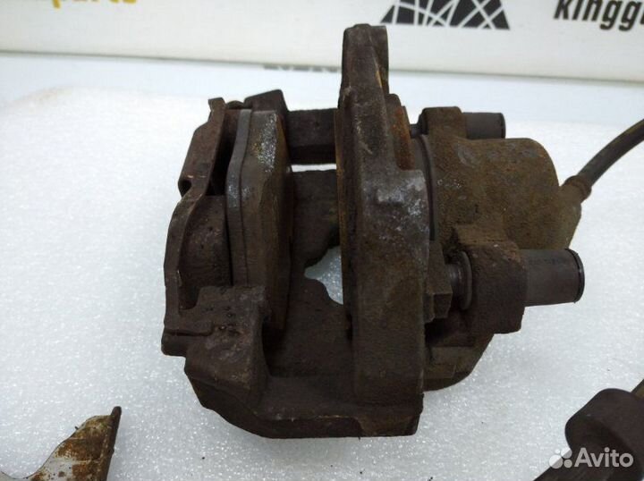 Суппорт тормозной передний правый Bmw 3 E90