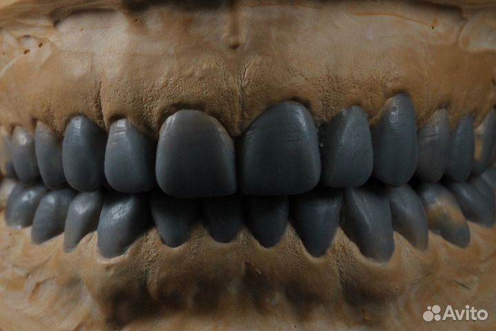 Опытный зубной техник