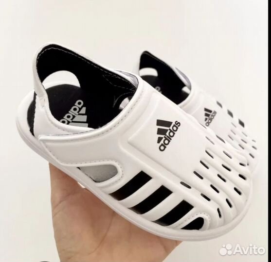 Новые Adidas 28 сандали