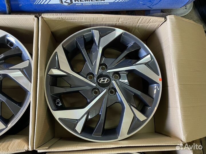 Новые литые диски r17 5x114.3 Hyundai ориг