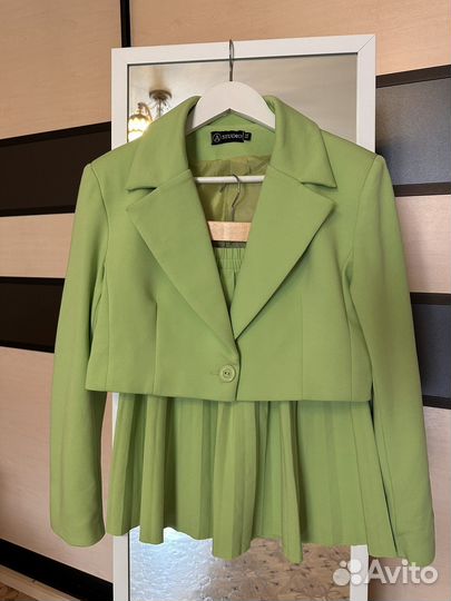 Костюм женский