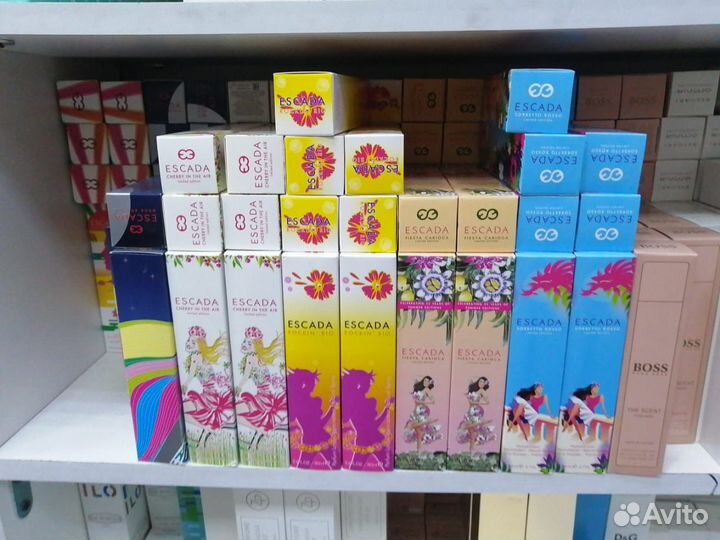 Парфюмерия в ассортименте