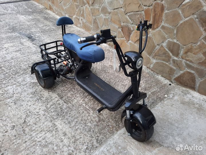 Электроскутер трицикл