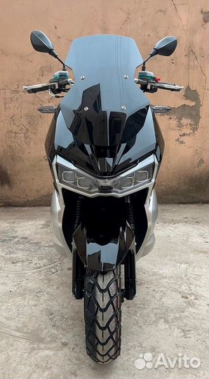 Скутер Tracer ADV черный