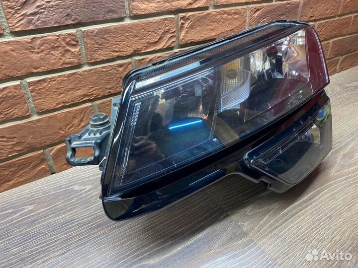 Фара левая Skoda Karoq Галоген Оригинал