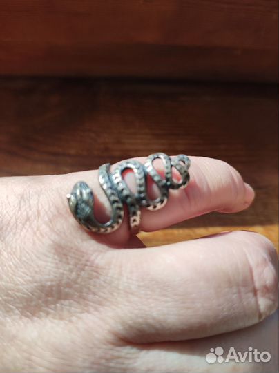 Серебряное кольцо