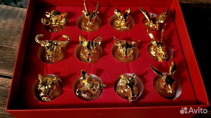 12 рюмок в подарочной красной упаковке